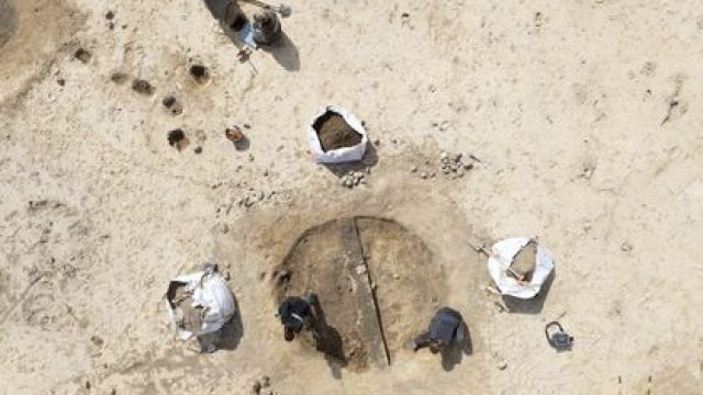 Discovering Viking Civilization: Insights from a Textile Production Site