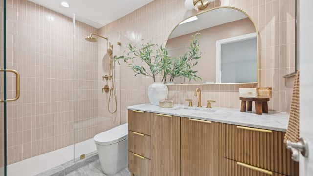 Transform Your Bathroom: Outdated Trends to Avoid in 2026