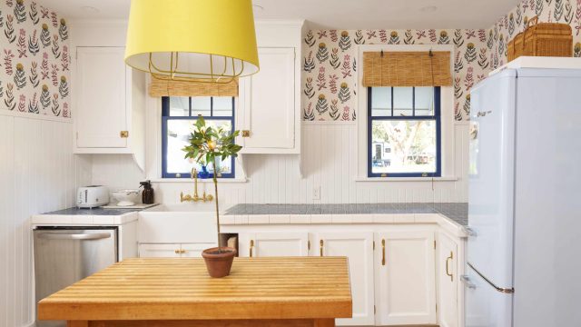 Transform Your Cabinets: A Stylish Trend You Can't Ignore