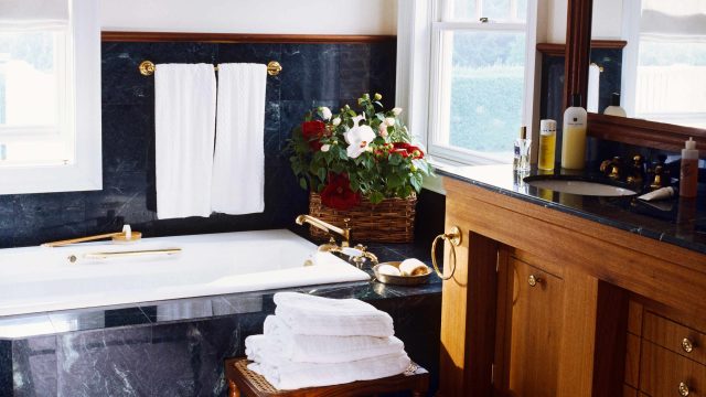Reviving the Bold: How '80s Bathroom Styles Are Making a Comeback