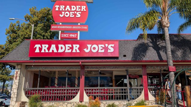 Experience Summer All Year: Discover the $4 Candle from Trader Joe's