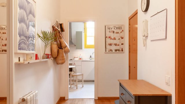 Transform Your Entryway: Innovative Storage Solutions for Small Spaces
