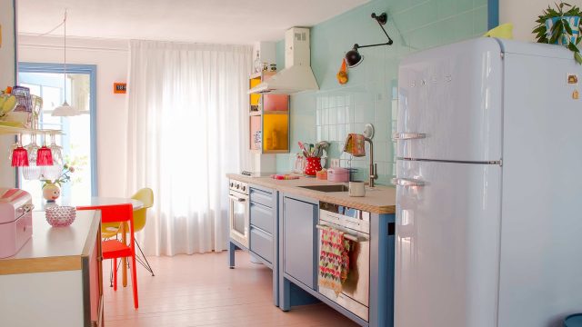 Reviving Vintage Kitchen Trends: The Return of 90s Tech in Modern Homes
