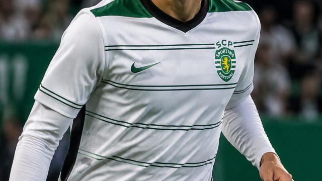 Manchester United Faces Urgency in Mateus Fernandes Transfer Battle