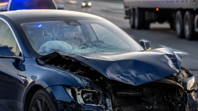 Tragic Tesla Autopilot Crash Highlights Safety Concerns | kick off, qqwin