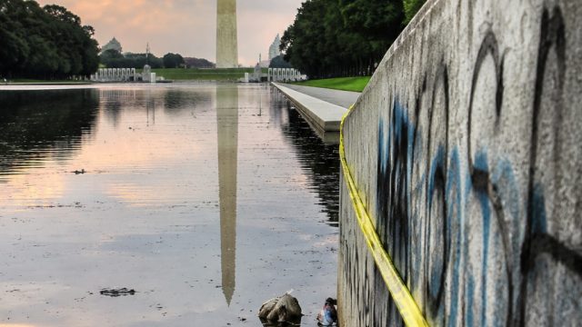 Reflecting Pool Under Fire: Vandalism and Wildlife Concerns Rise | mpocas, link alternatif m188